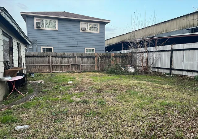 3rd image of 8016 Munn St, Houston, TX 77029 | MLS# 76100155