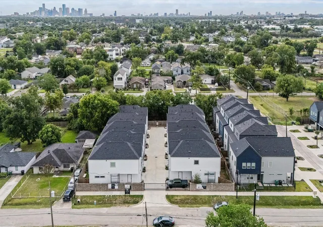 5th image of 412 Neyland St #F, Houston, TX 77022 | MLS# 11940314