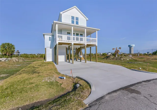 Photo 1 of Single family home for sale at 4011 Miramar Ct, Galveston, TX 77554 | MLS# 18191985 | Listing updated on 2026-08-08