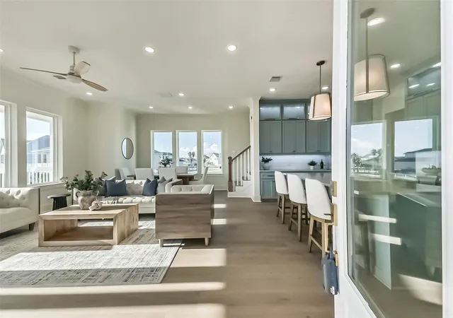 Photo 2 of Single family home for sale at 4011 Miramar Ct, Galveston, TX 77554 | MLS# 18191985 | Listing updated on 2026-08-08