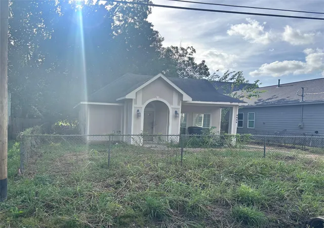 2nd image of 7804 Jester St, Houston, TX 77051 | MLS# 70755621