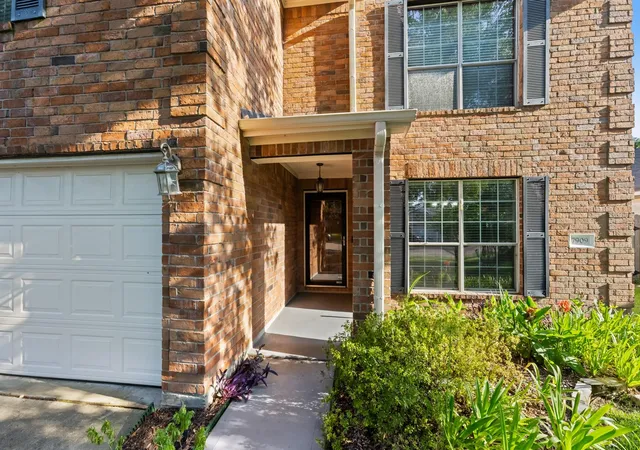 Photo 2 of Sale Pending at 7909 Silver Oak Dr, Texas City, TX 77591 | MLS# 49874765 | Listing updated on 2026-09-19