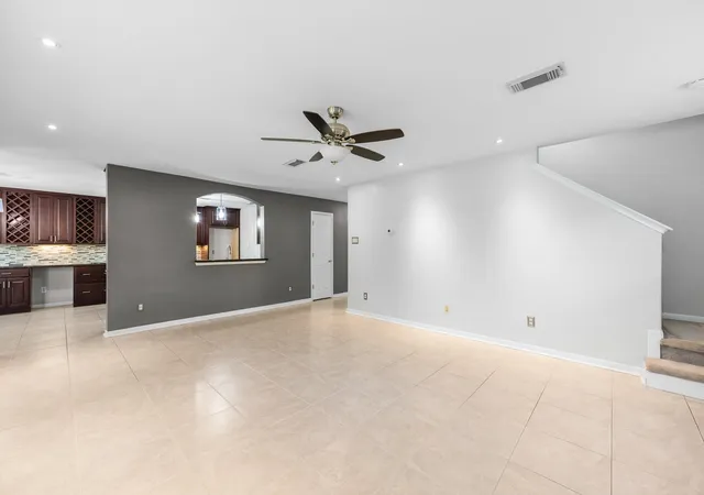 Photo 4 of Sale Pending at 7909 Silver Oak Dr, Texas City, TX 77591 | MLS# 49874765 | Listing updated on 2026-09-19