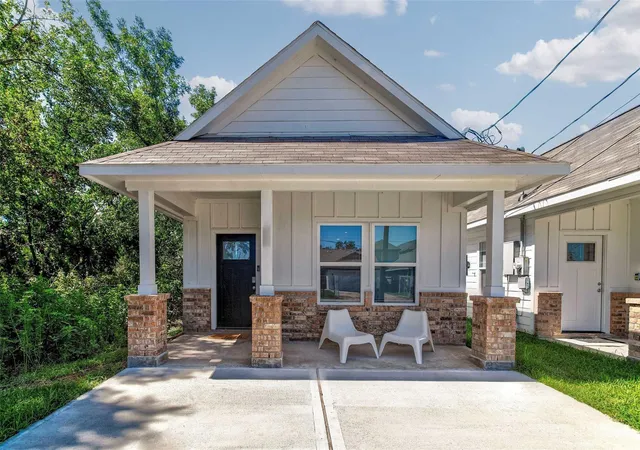 1st image of 9816 Masterson St, Houston, TX 77029 | MLS# 14845466