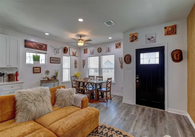 3rd image of 9816 Masterson St, Houston, TX 77029 | MLS# 14845466