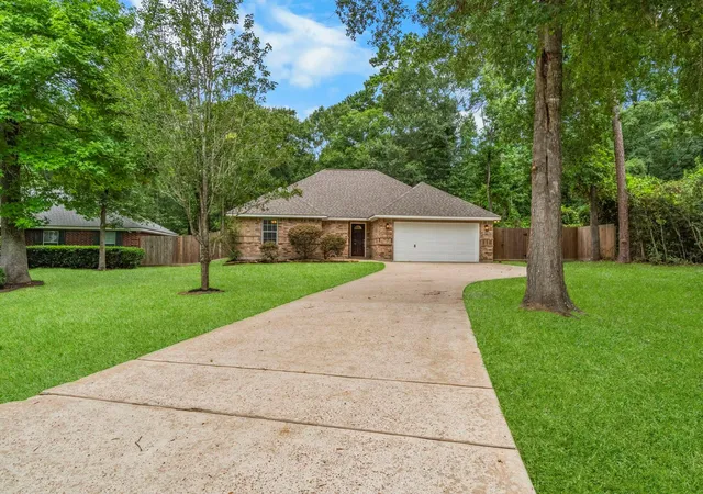 Photo 1 of Sale Pending at 10367 Royal Magnolia Dr, Conroe, TX 77303 | MLS# 77125782 | Listing updated on 2026-09-09