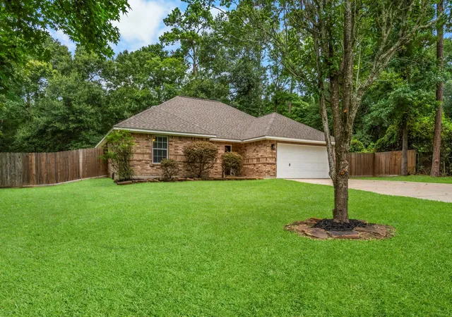 Photo 3 of Sale Pending at 10367 Royal Magnolia Dr, Conroe, TX 77303 | MLS# 77125782 | Listing updated on 2026-09-09