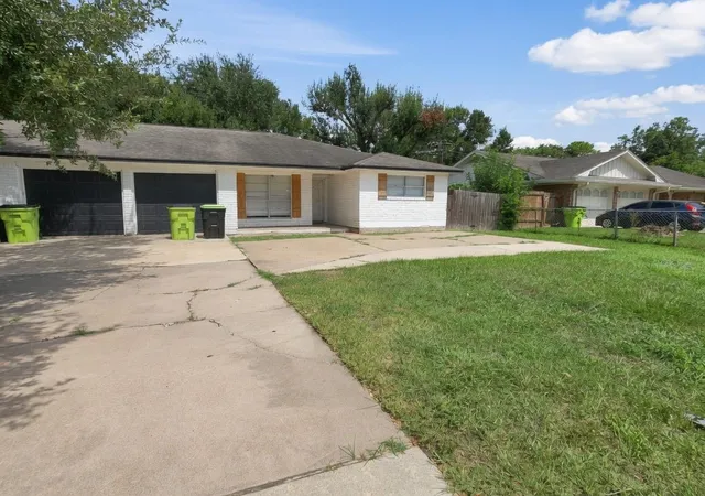 2nd image of 2107 Lamar Dr, Richmond, TX 77469 | MLS# 15150810