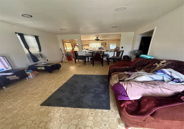 3rd image of 7635 Avenue C, Houston, TX 77012 | MLS# 86667108