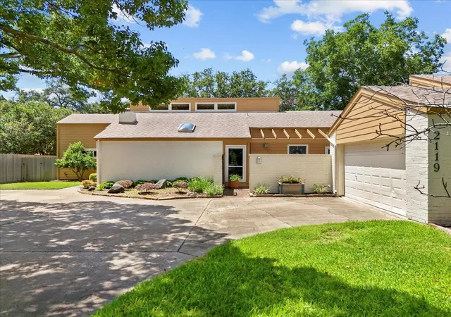 1st image of 2119 Willow Dell Dr, Seabrook, TX 77586 | MLS# 73083992