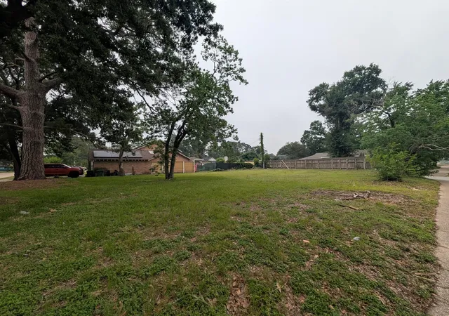 2nd image of 10525 Moorberry Ln, Houston, TX 77043 | MLS# 10874359