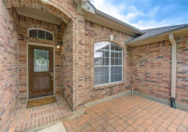 Photo 3 of Single family home for sale at 233 Lake Ests Dr, Montgomery, TX 77356 | MLS# 57730597 | Listing updated on 2026-07-31