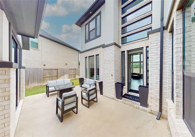 2nd image of 31727 Splitting Willow Wy, Fulshear, TX 77441 | MLS# 68532500