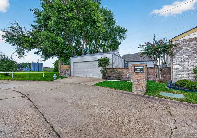 1st image of 2946 Creekway Cir, Missouri City, TX 77459 | MLS# 16628160