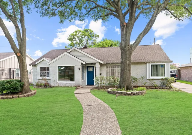 2nd image of 10623 Wickersham Ln, Houston, TX 77042 | MLS# 23344195