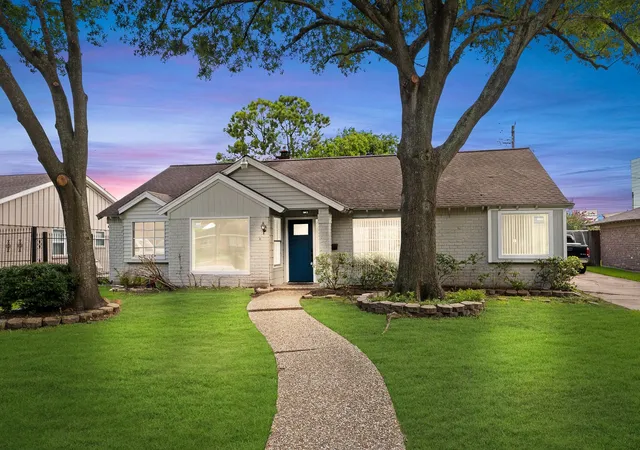 3rd image of 10623 Wickersham Ln, Houston, TX 77042 | MLS# 23344195