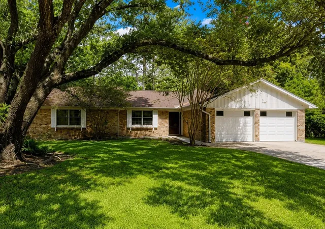 Homes for sale in Dickinson, TX | 5107 Longshadow Dr, Dickinson, TX 77539 | MLS# 49293024
