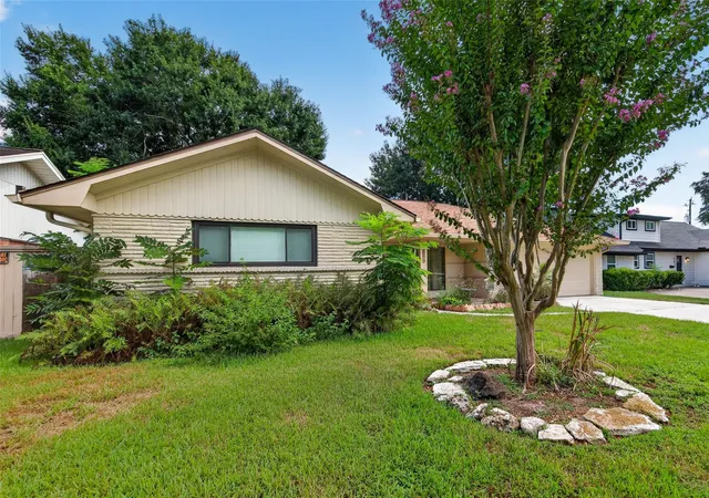 1st image of 5411 Spellman Rd, Houston, TX 77096 | MLS# 35744997