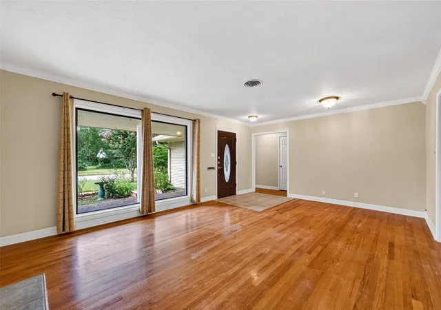 Photo 4 of Sale Pending at 5411 Spellman Rd, Houston, TX 77096 | MLS# 35744997 | Listing updated on 2026-09-24