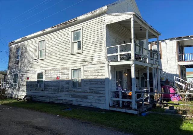 Photo 2 of Multi family home for sale at 1307 34th Street, Galveston, TX 77550 | MLS# 24896194 | Listing updated on 2026-08-16