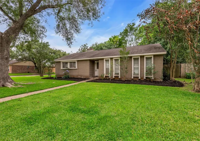 Homes for sale in Friendswood, TX | 16934 Townes Rd, Friendswood, TX 77546 | MLS# 69571026
