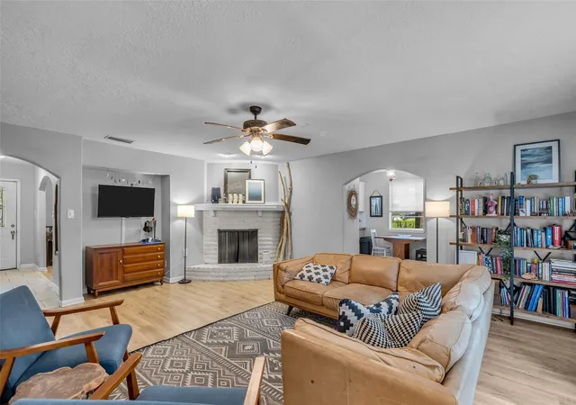 Homes for sale in Friendswood, TX | 16934 Townes Rd, Friendswood, TX 77546 | MLS# 69571026