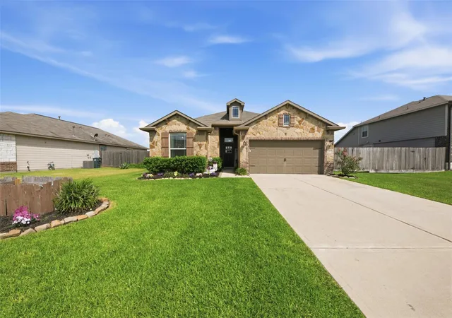 Photo 1 of Single family home for sale at 213 White Wing Ln, Sealy, TX 77474 | MLS# 55493893 | Listing updated on 2026-09-13