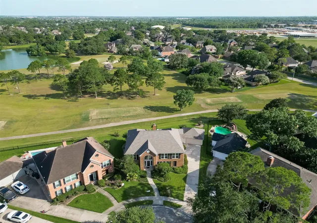 3rd image of 2207 Troon Dr, League City, TX 77573 | MLS# 40194559