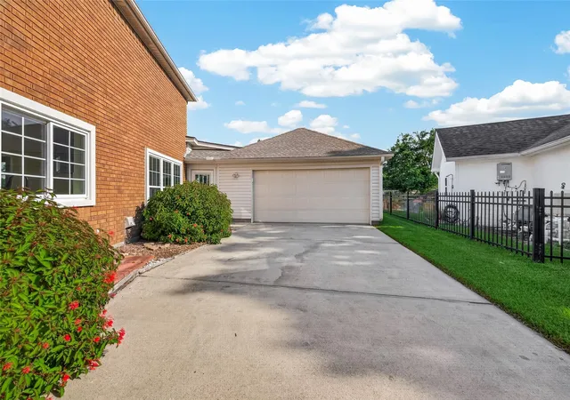 45th image of 2207 Troon Dr, League City, TX 77573 | MLS# 40194559