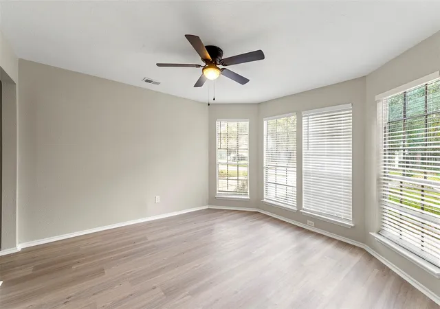 Photo 4 of Single family home for sale at 9 S Brk Pebble Ct, Spring, TX 77380 | MLS# 37458645 | Listing updated on 2026-07-10