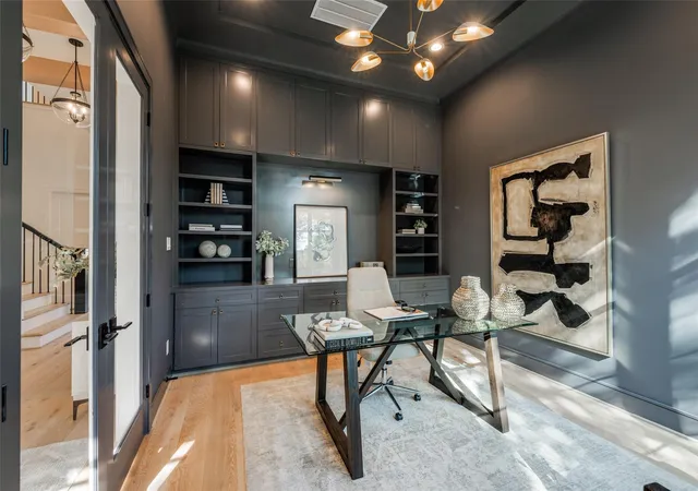 Photo 3 of Single family home for sale at 735 E 8th 1/2 St, Houston, TX 77007 | MLS# 5069786 | Listing updated on 2026-09-11