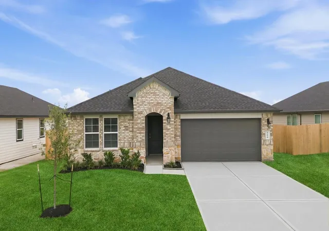 Photo 1 of Sale Pending at 1011 Paddlefish Ln, Alvin, TX 77511 | MLS# 47238444 | Listing updated on 2026-07-25