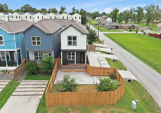 1st image of 1847 Dewalt St, Houston, TX 77088 | MLS# 43680030