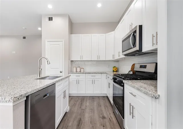 5th image of 1321 E 35Th St, Houston, TX 77022 | MLS# 18484630