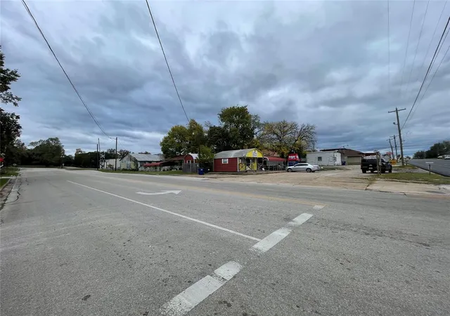 1st image of 901 N Washington Ave, Livingston, TX 77351 | MLS# 57130479