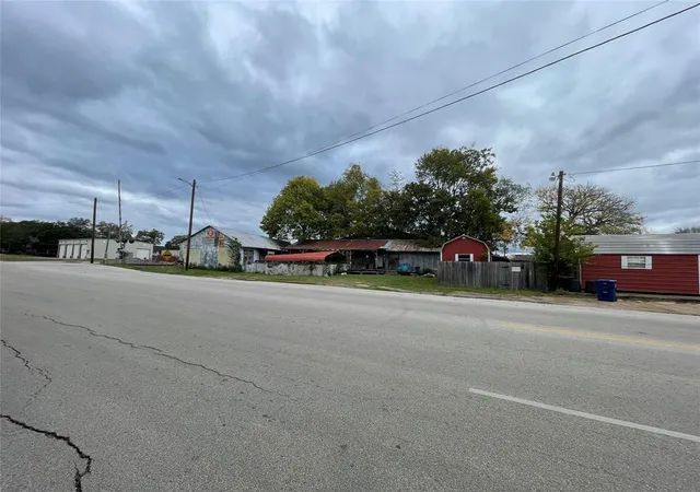 2nd image of 901 N Washington Ave, Livingston, TX 77351 | MLS# 57130479