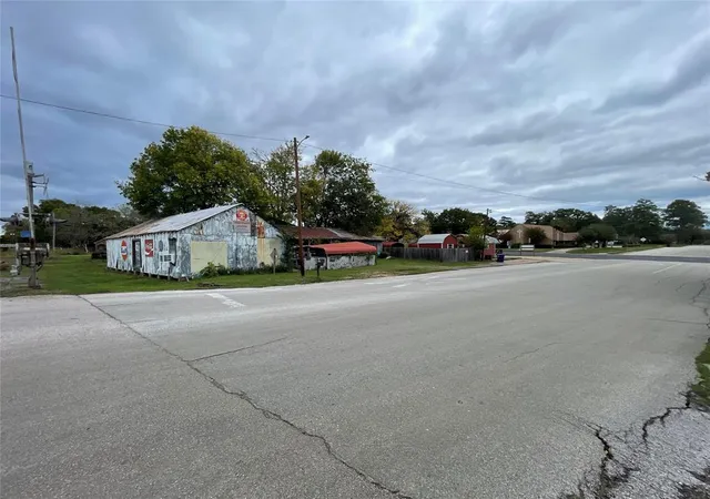 4th image of 901 N Washington Ave, Livingston, TX 77351 | MLS# 57130479