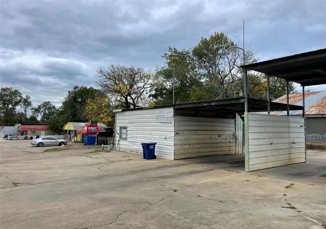 5th image of 901 N Washington Ave, Livingston, TX 77351 | MLS# 57130479