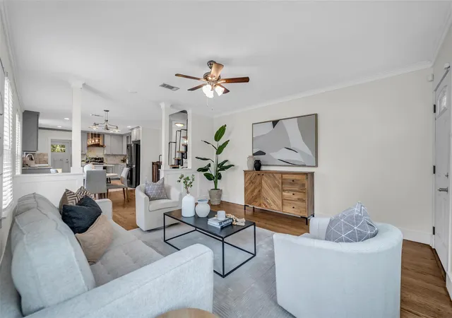 Photo 3 of Single family home for sale at 903 English St, Houston, TX 77009 | MLS# 7523010 | Listing updated on 2026-09-13