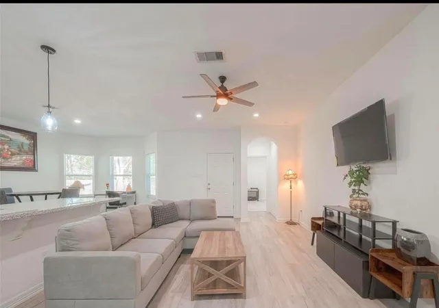 Photo 3 of Single family home for sale at 4633 Larkspur St, Houston, TX 77051 | MLS# 18086605 | Listing updated on 2026-06-29