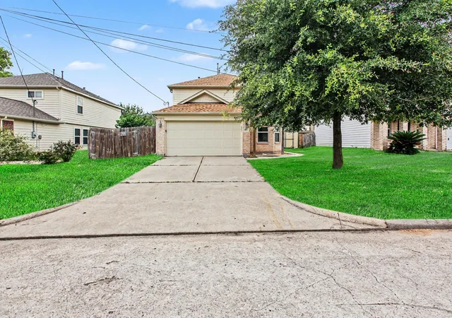 Photo 1 of Single family home for sale at 16774 N Thrasher Dr, Conroe, TX 77385 | MLS# 30568004 | Listing updated on 2026-09-03