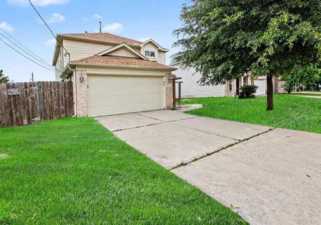Photo 2 of Single family home for sale at 16774 N Thrasher Dr, Conroe, TX 77385 | MLS# 30568004 | Listing updated on 2026-09-03