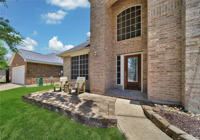 Photo 3 of Single family home for sale at 19510 Country Breeze Ct, Spring, TX 77388 | MLS# 7996633 | Listing updated on 2026-08-03