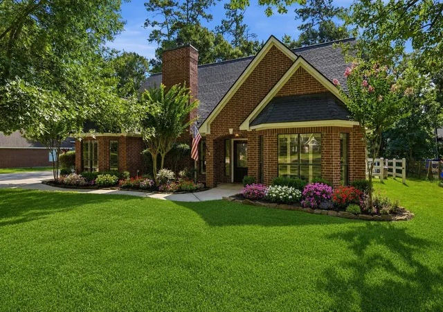 Photo 1 of Single family home for sale at 2312 Hollowbrook Ln, Conroe, TX 77384 | MLS# 60426439 | Listing updated on 2026-09-09