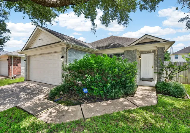 5th image of 19519 Cairns Dr, Katy, TX 77449 | MLS# 36274830