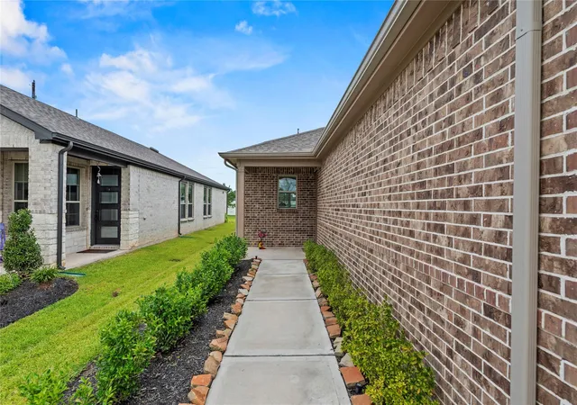 3rd image of 7831 Rolling Stone Dr, Fulshear, TX 77441 | MLS# 61537569