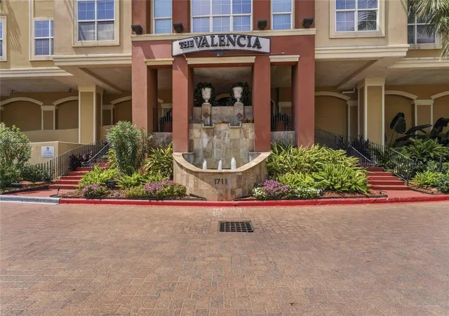 4th image of 1711 Old Spanish Trl #207, Houston, TX 77054 | MLS# 71180069