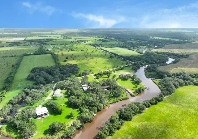 2nd image of 1734 Haynes Rd, Anahuac, TX 77514 | MLS# 38577519