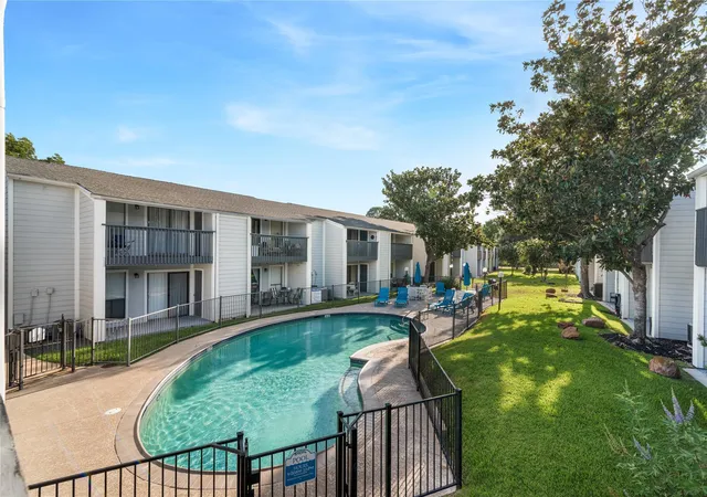 3rd image of 13151 Walden Rd #161, Montgomery, TX 77356 | MLS# 6484278