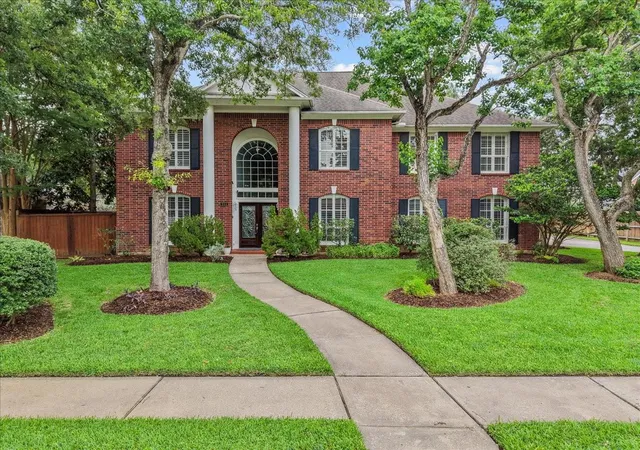 2nd image of 914 Pinewood Ln, Seabrook, TX 77586 | MLS# 27182395